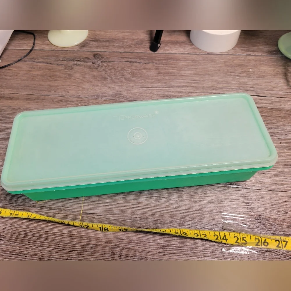 Tupperware Vintage Green Vegetable Container‎ with Lid